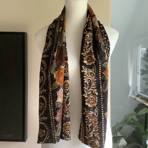 Rectangular Floral Scarf - Picture 1 of 8